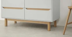 Cómoda Ancha Jayden – Gris y Roble