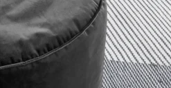 Cojín de Suelo de Terciopelo Lux – Gris