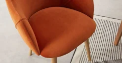 Juego de 2 sillas de comedor con reposabrazos Lule – Terciopelo naranja llama y roble