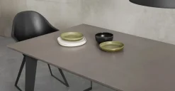 Mesa de Comedor Boone – Hormigón