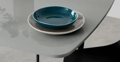 Mesa de Comedor Jaxta – Brillo Gris