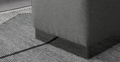Puf Cuadrado Hetherington – Gris con Base Níquel