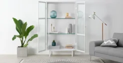 Vitrina de almacenamiento Marden – Blanco y cristal